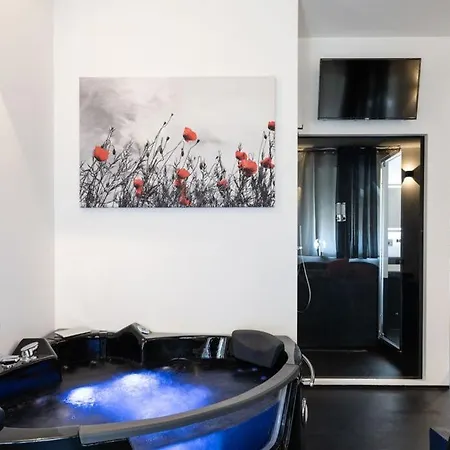 Bed & Breakfast Black & White Otranto